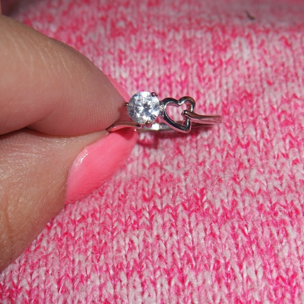 🌟 CZ and Silver Heart Ring